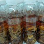 Đổ dung môi vào bình ngâm lạnh