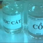 Pha ethanol và nước để tạo thành cồn